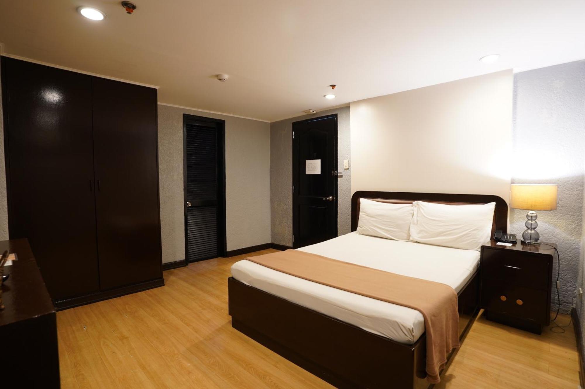 Arzo Hotel Manila Eksteriør billede